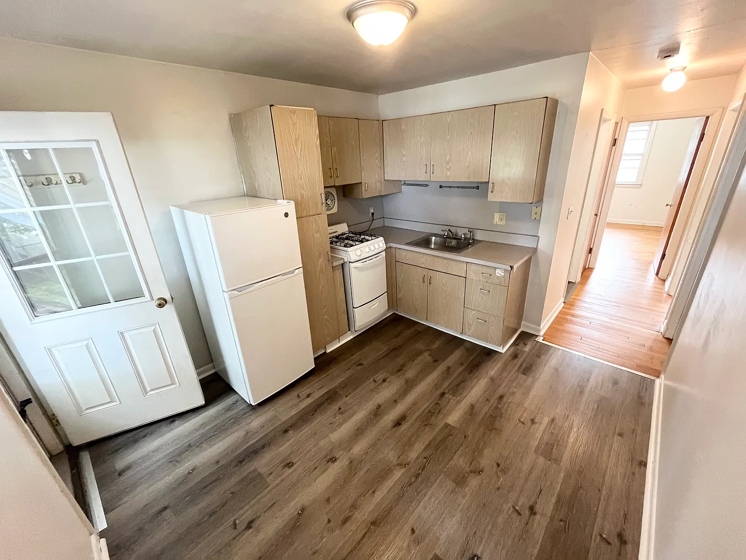 2 bed, 800 sqft, $1,650 — Photo 2