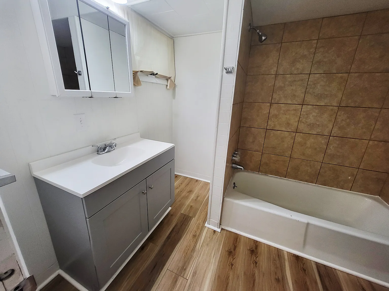 2 bed, 900 sqft, $1,250 — Photo 4