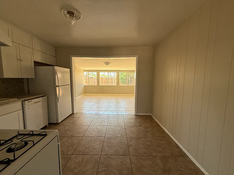 8116 N 29th Dr — Photo 9
