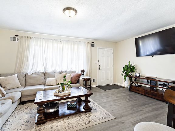 Living room 2