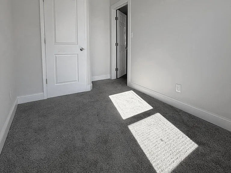 2631 W Cold Spring Ln — Photo 9