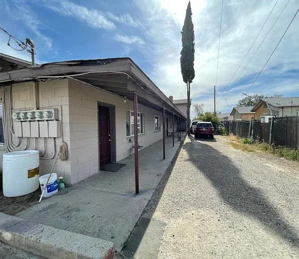 1 bed, 1.0 bath, $800 — Photo 2