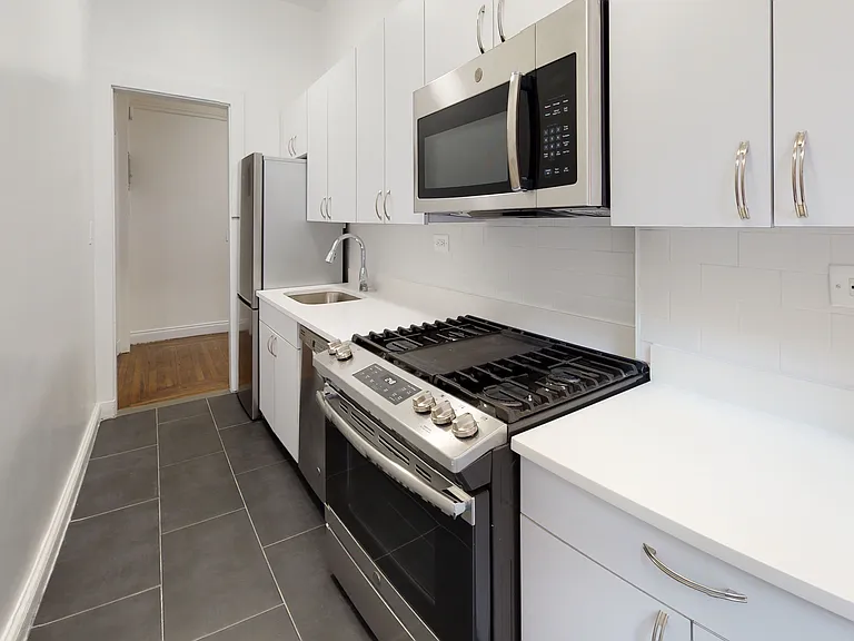 145 W 55th St #4B — Photo 3