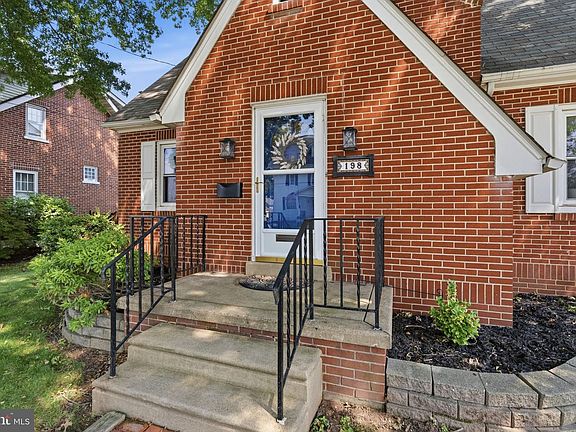 3rd image of 198 W Lincoln Ave