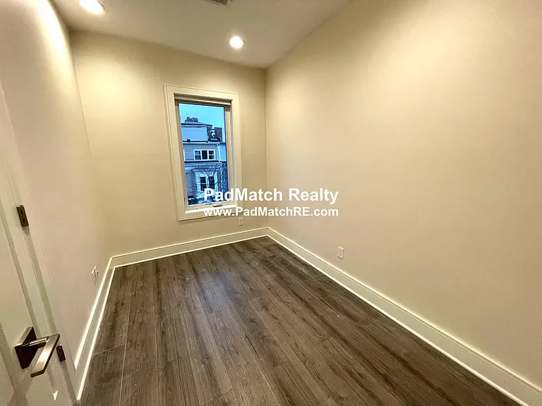 64 Chelsea St #1 — Photo 13