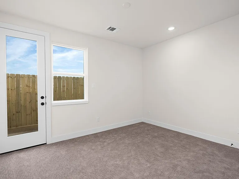 3905 Pinemont Dr #F — Photo 7