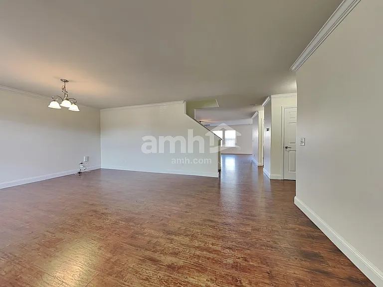 126 Roseberry Cir — Photo 5