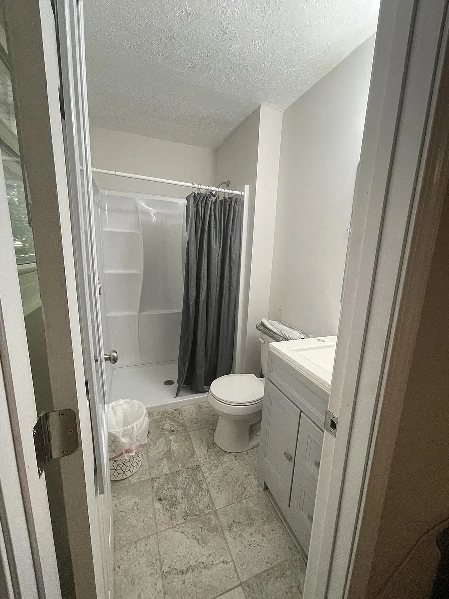 Building Photo - 2866 Hedgewood Dr NW #1