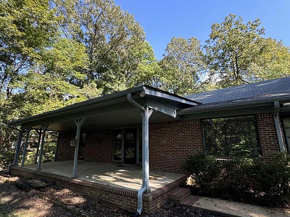 3rd image of 2519 Sportsman Dr