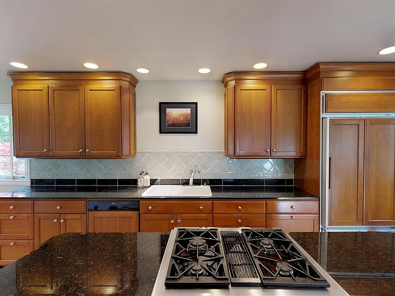 2371 SW Montgomery Dr — Photo 18