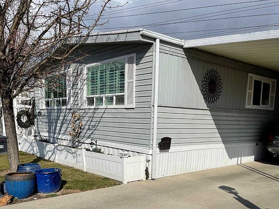 3rd image of 4649 S Aspen Ln