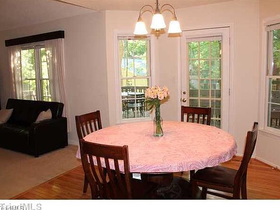5th image of 4202 King Edward Ct