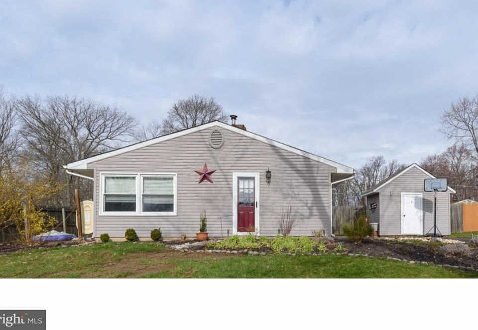 1st image of 5 Barberry Ln