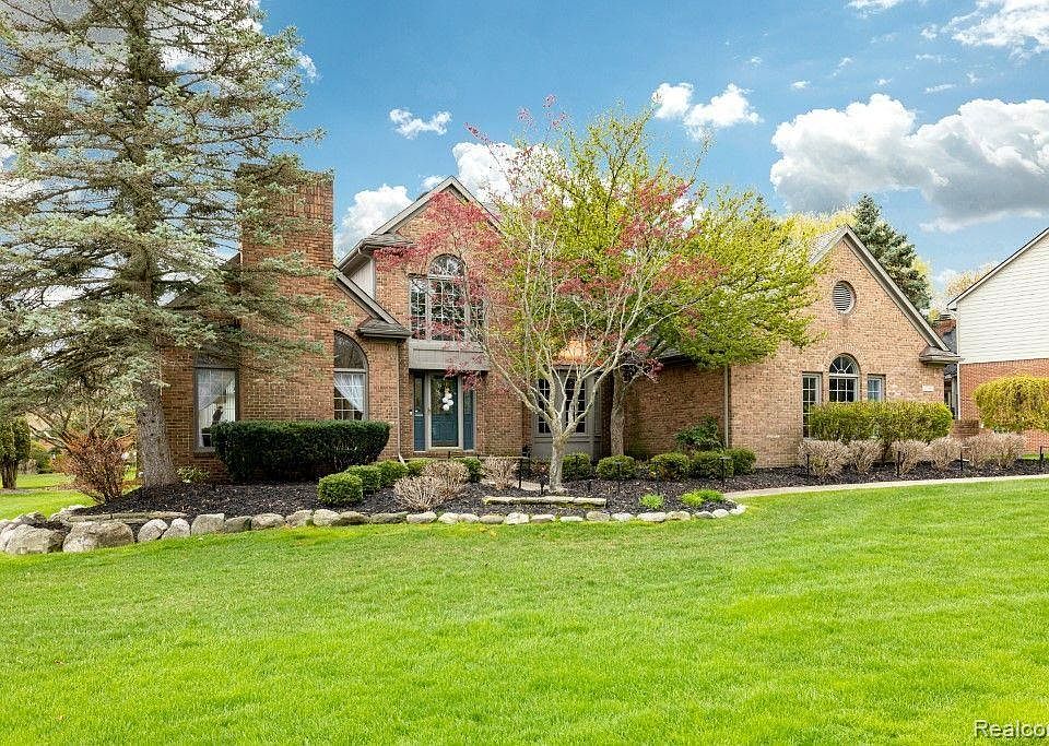 12305 Deer Creek Cir, Plymouth, MI 48170 Zillow