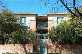 1st image of 914 W 22nd 1/2 St #204