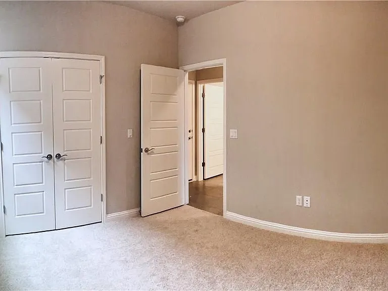 6814 E Riverside Dr #106 — Photo 13