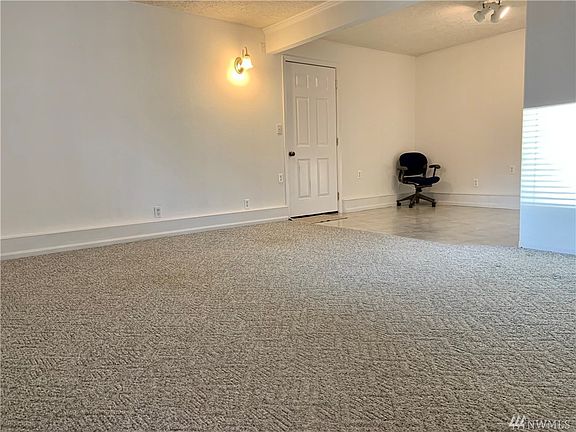 3rd image of 126 Rollingwood Dr