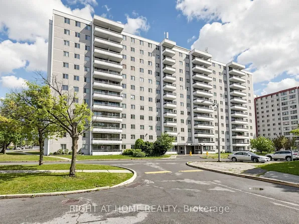 100 Lotherton Ptwy Unit 904, Toronto, ON M6B 2G8