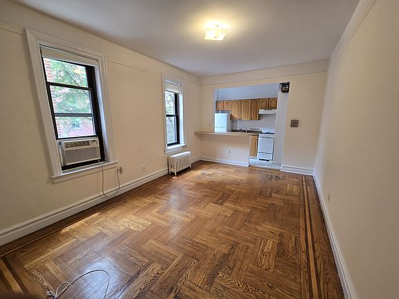 5th image of 136 W 4th St APT 4C
