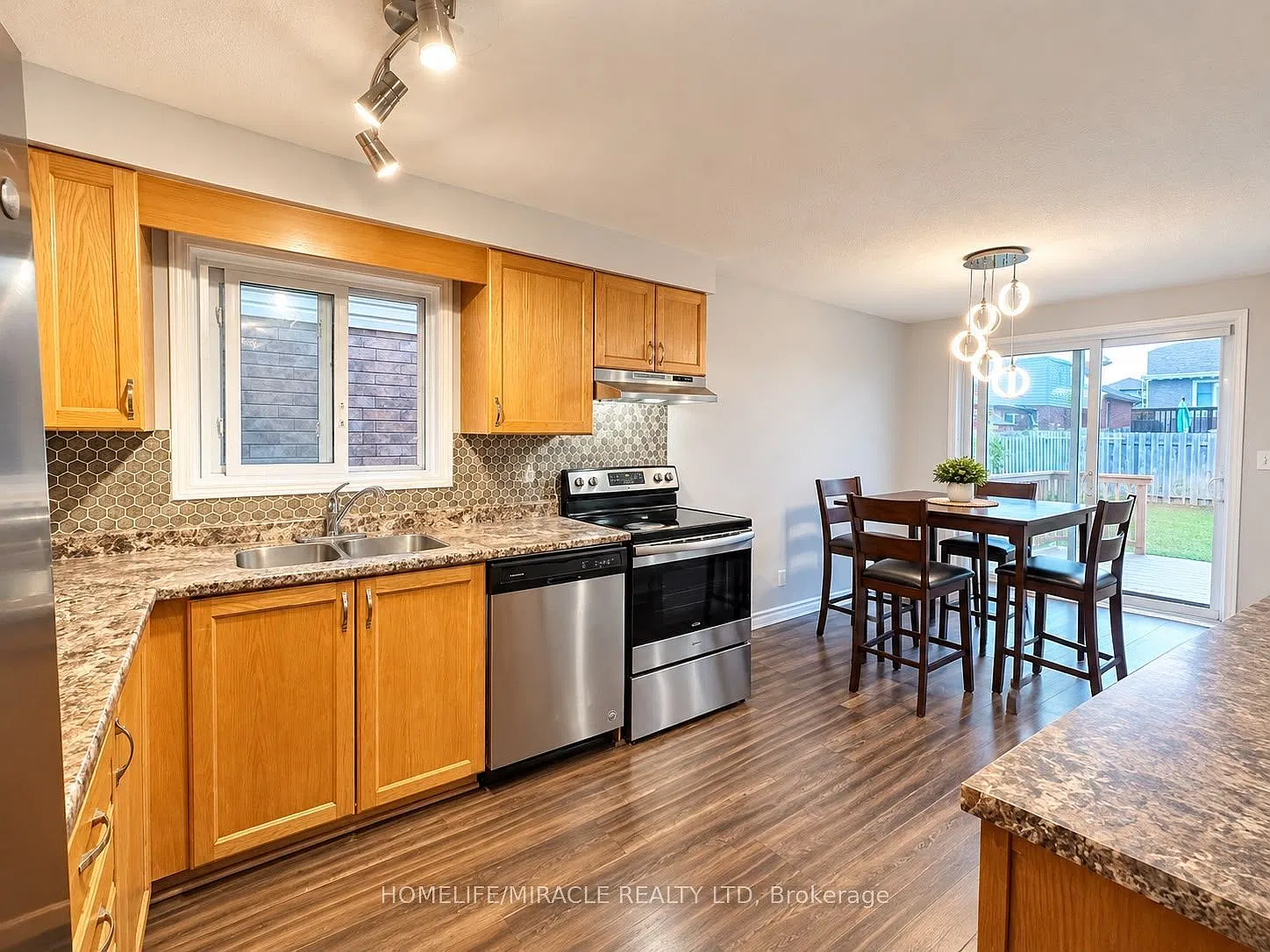 4 bed, $3,000 — Photo 2