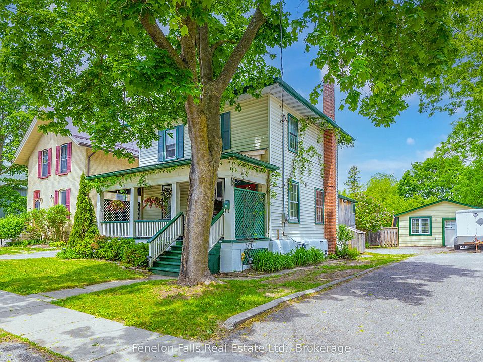 1st image of 18 Melbourne St W