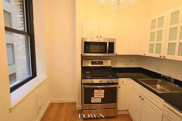 Rented by Town Residential | media 30