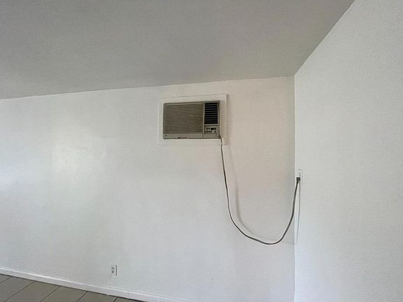 5th image of 3929 Alder St