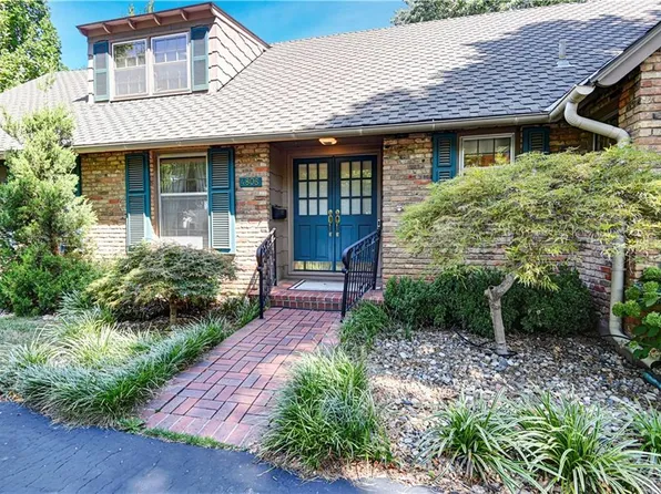 4808 W 83rd St, Prairie Village, KS 66208