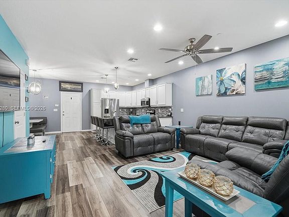 3rd image of 4126 Cascada Cir