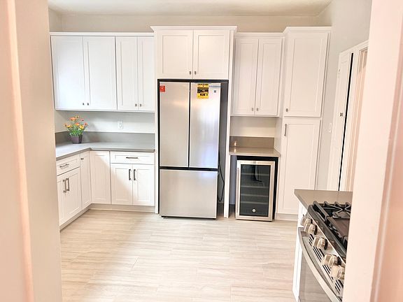 2nd image of 808 S Curson Ave APT 1