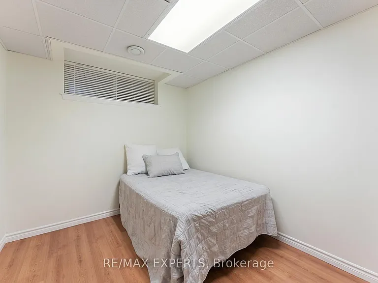 100 Hesp Dr #BASEMENT — Photo 12