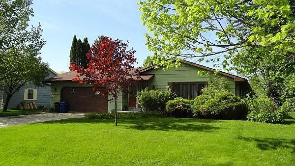 Front yard with mature trees