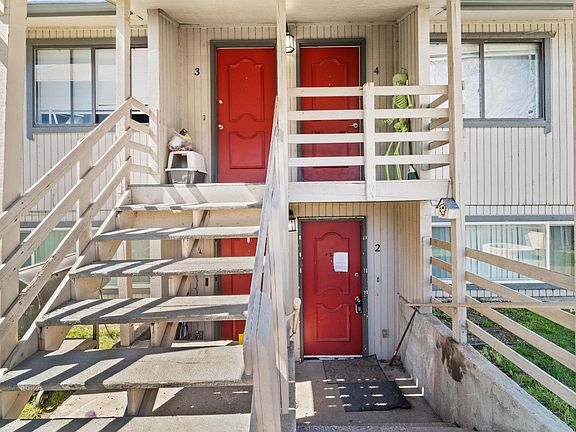 3rd image of 2927 E Olympic Ave