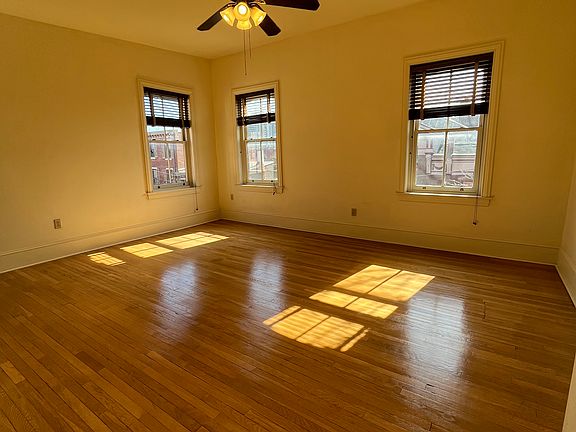 3rd image of 2201 Mount Vernon St Floor 3