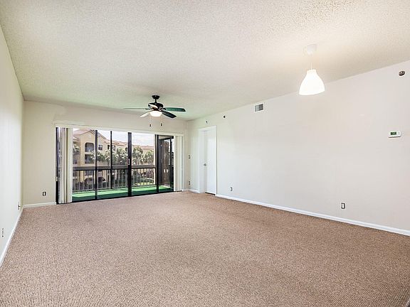 5th image of 200-800 Uno Lago Dr #9
