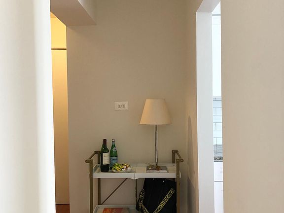 5th image of 5958 N Kenmore Ave APT 303