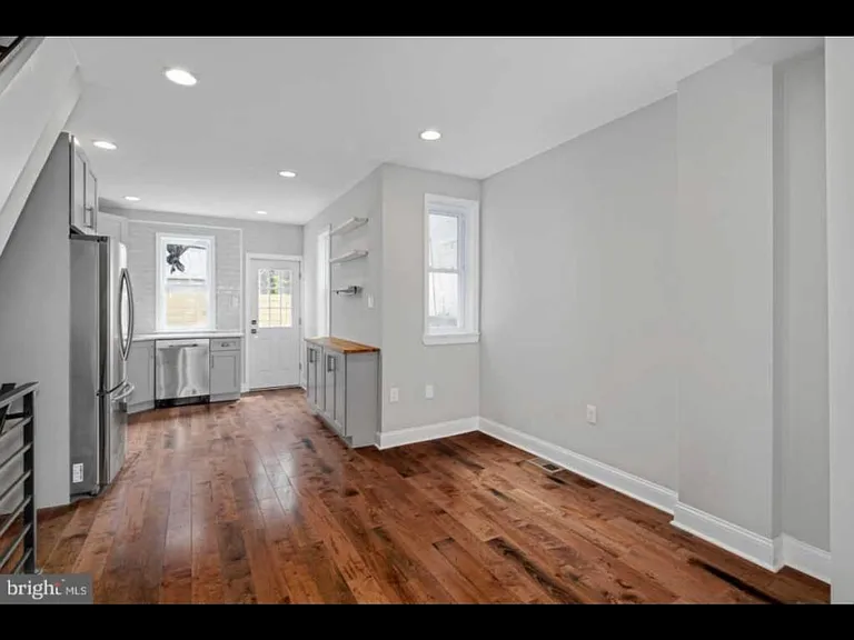 1439 S Etting St — Photo 5