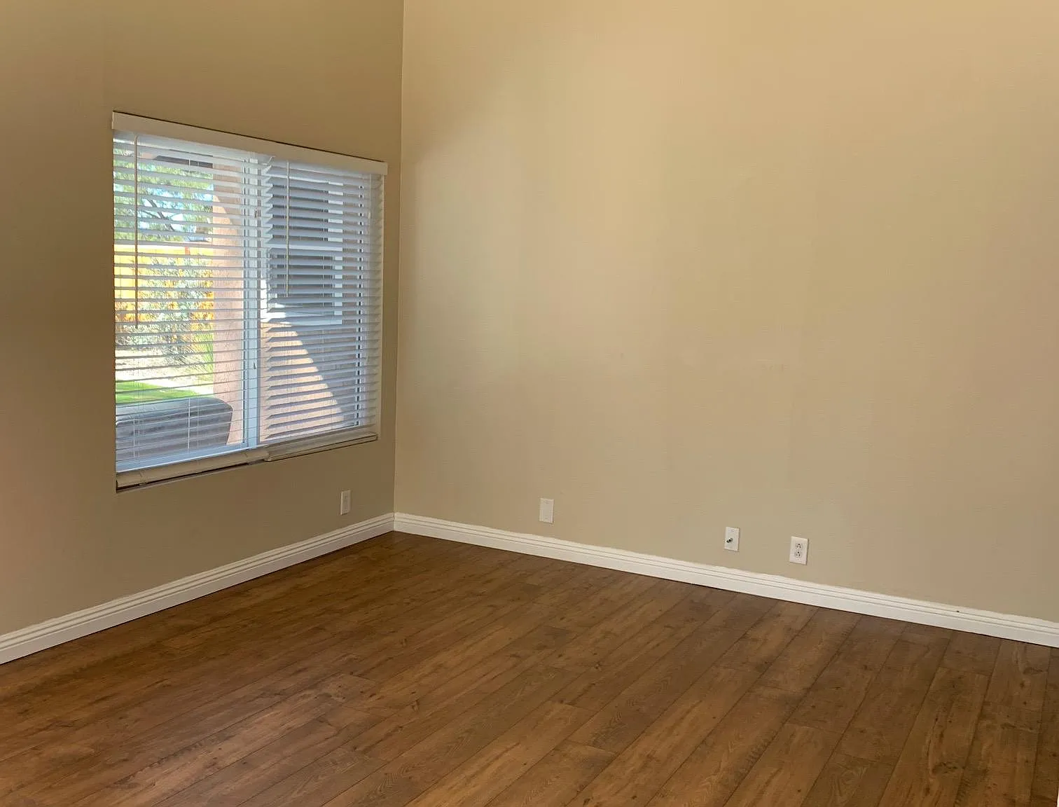 3 bed, 1291 sqft, $2,995 — Photo 4