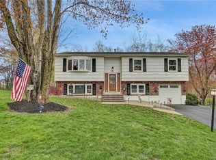 93 Vails Gate Heights Dr, New Windsor, NY 12553
