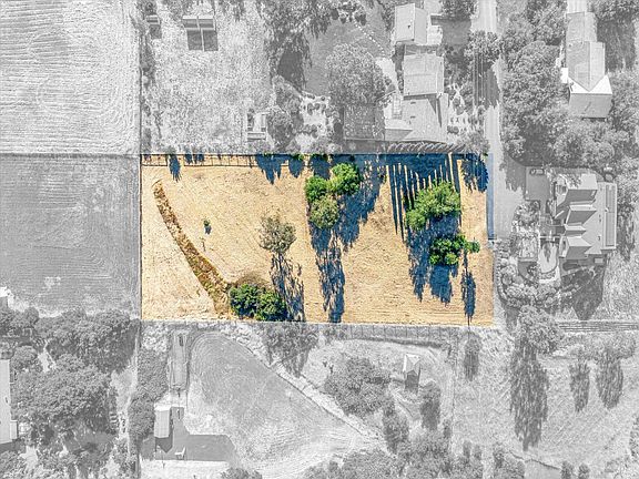 3rd image of 753 Dragonfly Lane