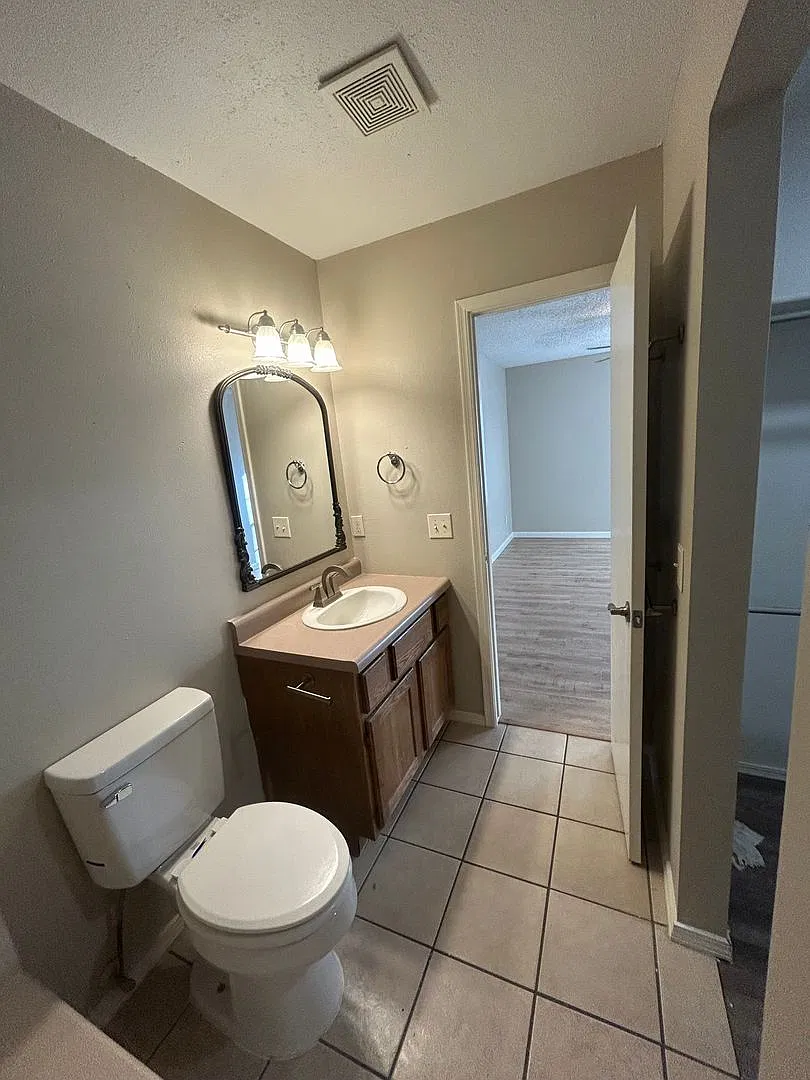 2206 Timberwood Ln — Photo 4