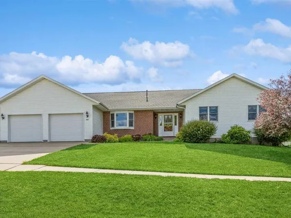 400 Page St, Williamsburg, IA 52361