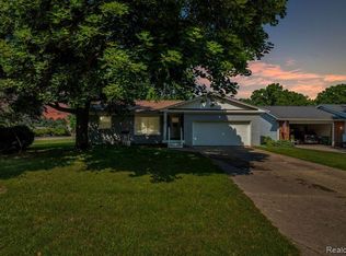 4514 Old Carriage Rd, Flint, MI 48507