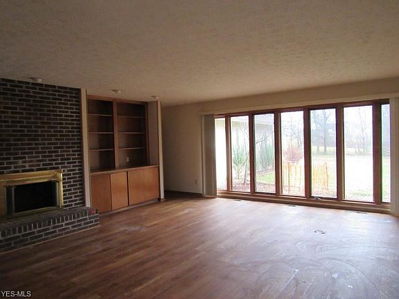 3rd image of 21511 Meadows Edge Ln