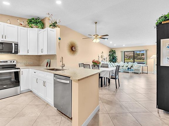 4th image of 8111 Songbird Ter #B