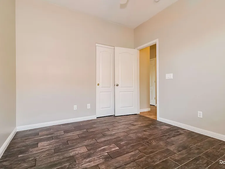 2427 S 101st Ln — Photo 12
