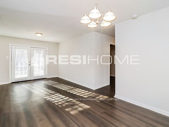 4th image of 520 Branch Cir W