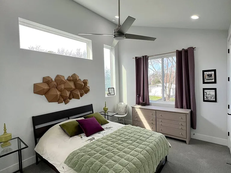 6908 Carver Ave — Photo 8