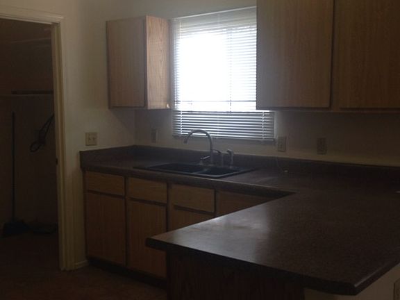4th image of 5256 S Linnett Ave