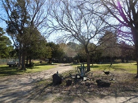 2nd image of 119 Daisy Ln